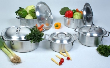 Vì sao không nên nấu ăn bằng nồi nhôm 